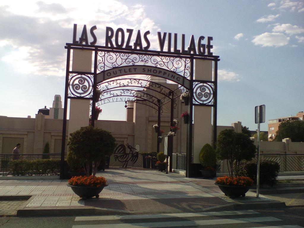 Apartamento Las Rozas Village Las Rozas de Madrid Quarto foto